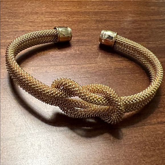 Chic Sparkling Gold-Tone Love Knot Bracelet - Picture 1 of 3
